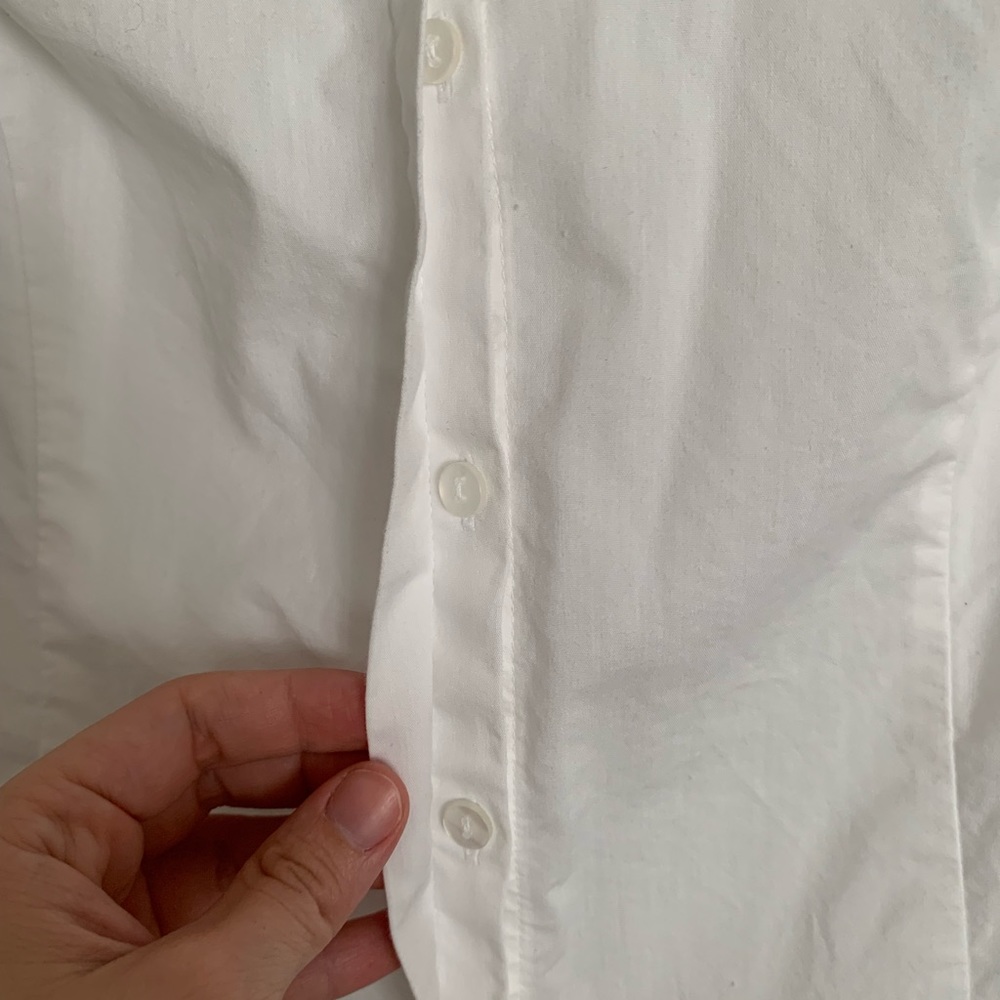 Crisp white collared button down - Picture 5 of 6